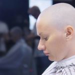Father shaves his daughter’s head as a consequence for bullying a girl with cancer and forcibly removing her wig.